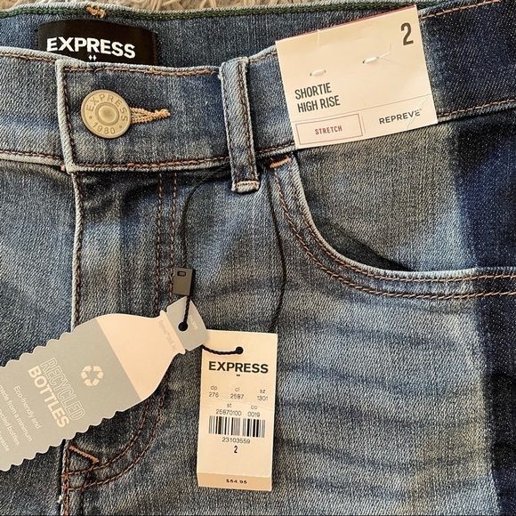 NWT EXPRESS High Waisted Side Stripe Raw Hem Midi Jean Shorts - Picture 9 of 13